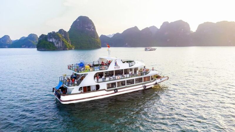 Ha Long Bay 5 Star Cruise Day Tour- Cave, Kayaking and Lunch - Explore Sung Sot Cave