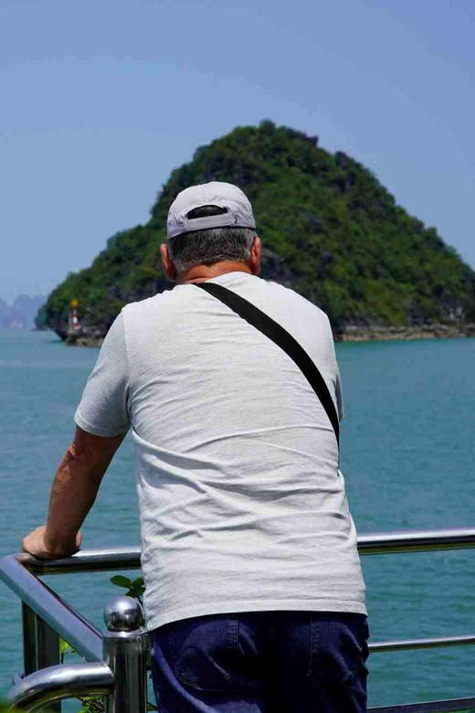Ha Long Bay 6 Hours Cruise Visit Titop, Sung Sot Cave, Kayak - Sung Sot Cave Exploration