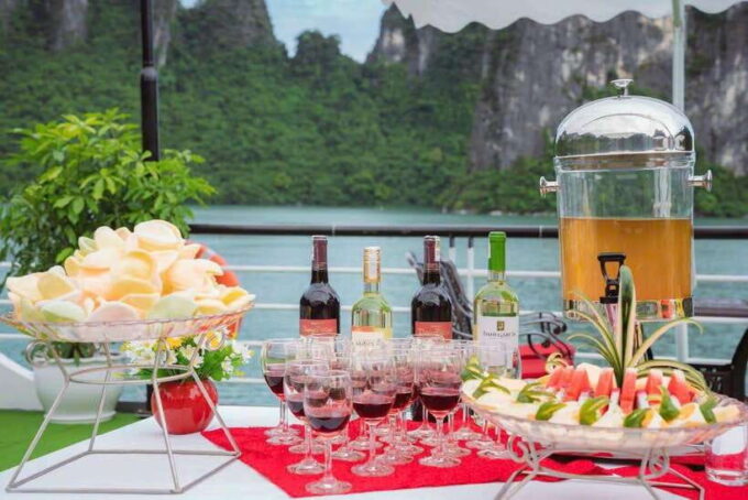 Ha Long Bay Day Trip With Deluxe Cruise - Boat and Cruise Details