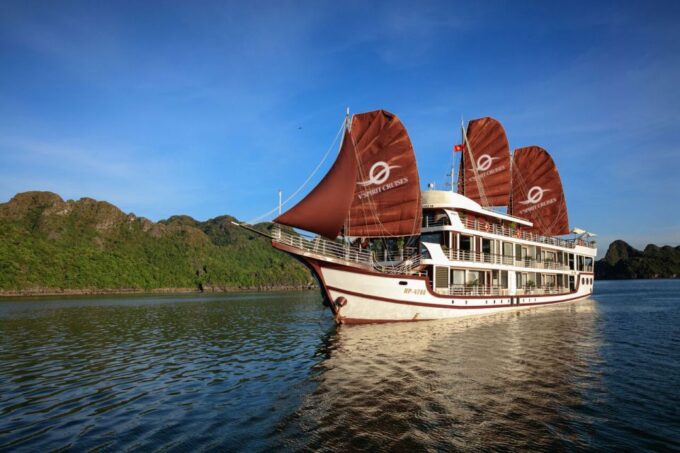 Ha Long & Lan Ha Bays: 2-Day Cruise With Meals & Kayaking - Accessibility Considerations
