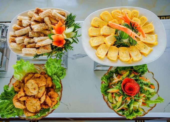 Ha Long Luxury Cruise With Kayaking, Swimming and Lunch - Discovering Ti Top Island