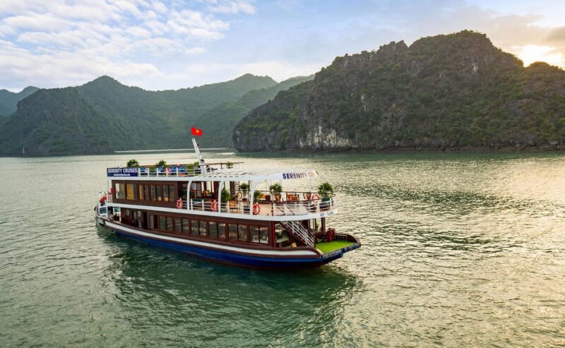 Ha Noi: Explore Ha Long Bay 1 Day With Deluxe Cruise - Explore Stunning Beauty
