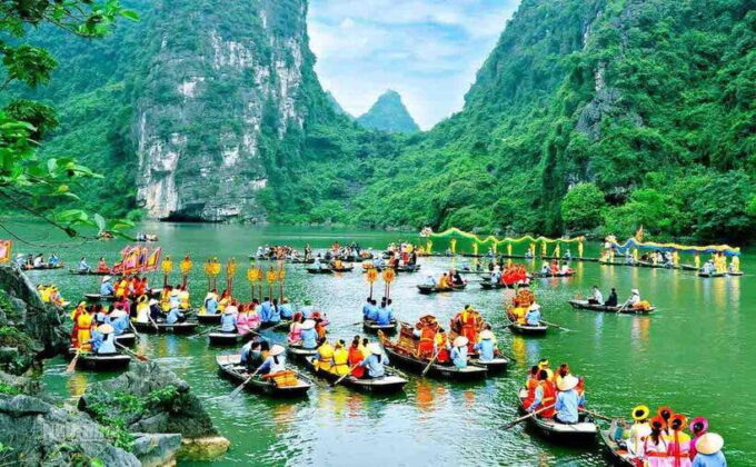 HA NOI: EXPLORE HOA LU – CYCLING - TRANG AN 1 DAY TRIP - Child Pricing