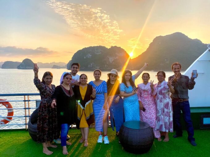 Ha Noi: Ha Long Bay 1 Day/ Full Service/ Small Group & Lunch - What to Bring