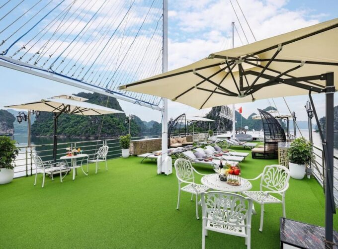 Ha Noi - Ha Long Bay 1 Day/ Luxury Boat/ Buffet Lunch/ Party - Dining Experience