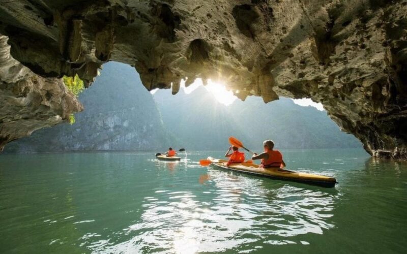 HA NOI: HA LONG- SUNG SOT CAVE- TI TOP ISLAND- LUON CAVE - Exploring Halong Bay