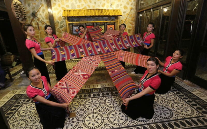 Ha Noi - Mai Chau - Pu Luong 2 Days 1 Night Trekking Tour - Activities and Experiences