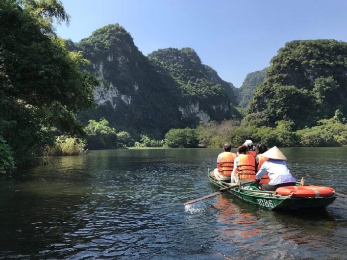 Ha Noi: Ninh Binh / Bai Dinh Pagoda - Trang An / Buffet Lunch - Trang An: Exploring UNESCO Heritage