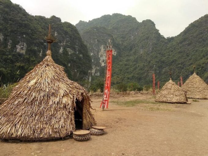 Ha Noi: Ninh Binh/ Bai Dinh -Trang An/ Small Group/ Limosine - Exploration of Bai Dinh