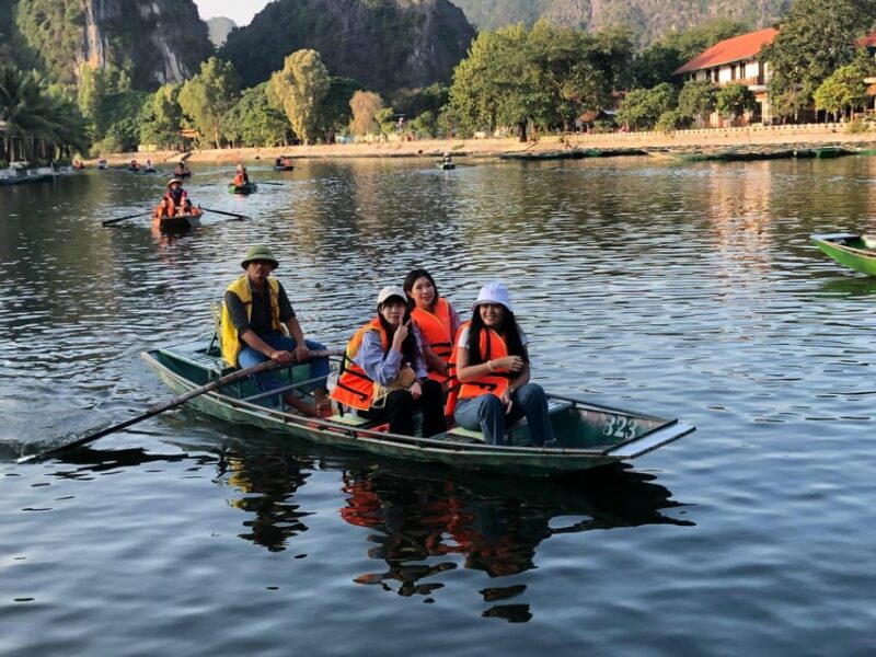 Ha Noi: Ninh Binh / Hoa Lu - Trang An/ Boat Trip & Cycling - Exploring Hoa Lu