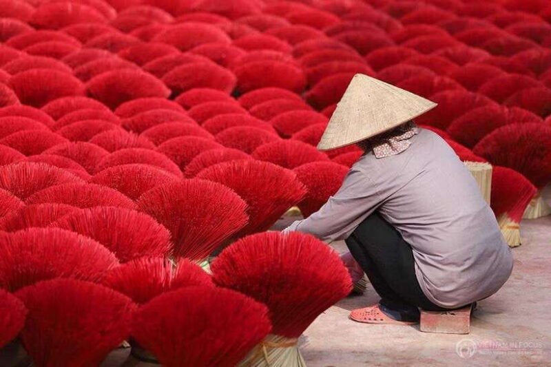 Ha Noi: Perfume Pagoda or Incense Village W Guide Pick up - Customer Experience and Ratings