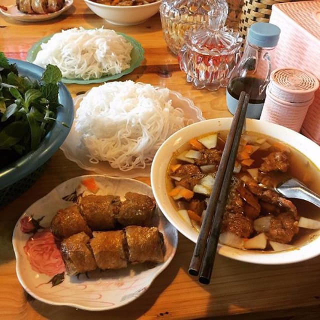 Ha Noi Tasting Street Food Tour and Train Street - Meeting Point