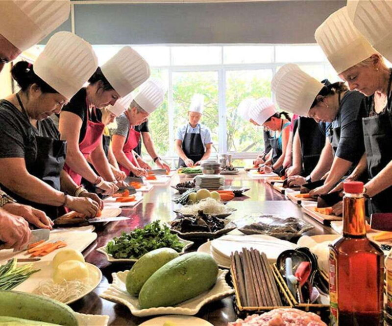 Ha Noi: Traditional Cooking Class With Market Tour - Class Structure and Itinerary