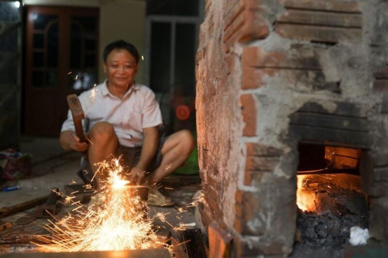 Ha Noi: Traditional Knife Making in Blacksmith Village - Hands-on Knife Making Workshop