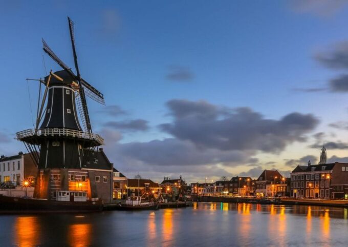 Haarlem: Sightseeing Canal Cruise Through the City Center - Duration and Pricing