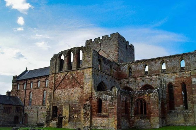 Hadrians Wall - Full Day - Up to 8 People - Booking and Confirmation