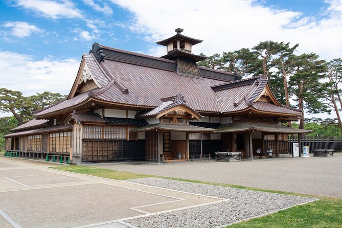 Hakodate Food and Exploration Tour With Private Guide - Navigating the Public Transportation System
