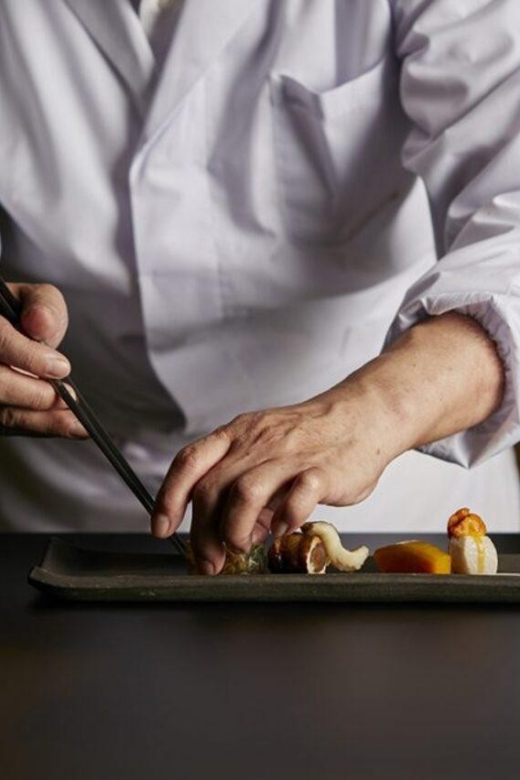Hakone: Kaiseki Cuisine and Geisha Performance in a 260-year-old Restaurant - Geisha Greets and Meal Begins