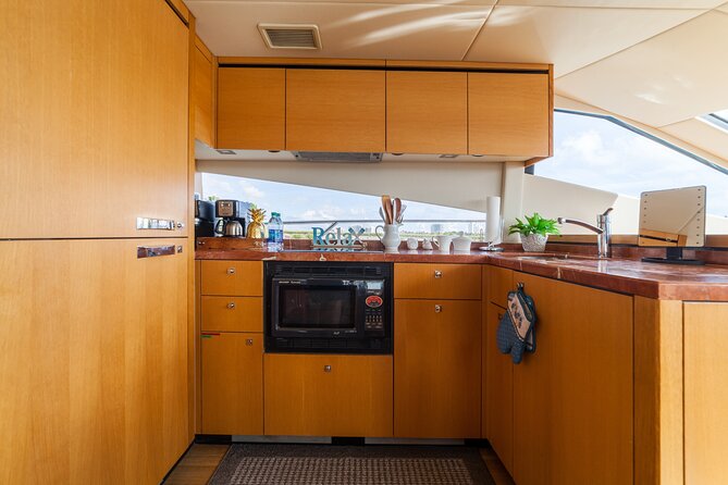 Half-Day 70-Feet Sunseeker Yacht Rental in Miami - Personalized Yacht Experience