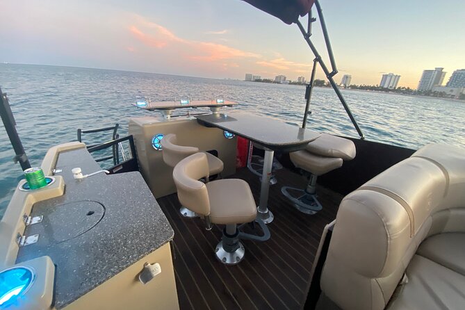 Half-Day Aqua Patio Rental in Fort Lauderdale 7 to 11 People - Meeting and Pickup