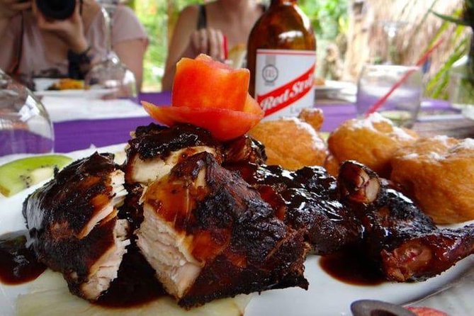 Half Day Beach Horseback Riding in Ocho Rios + Lunch - Inclusions and Dining
