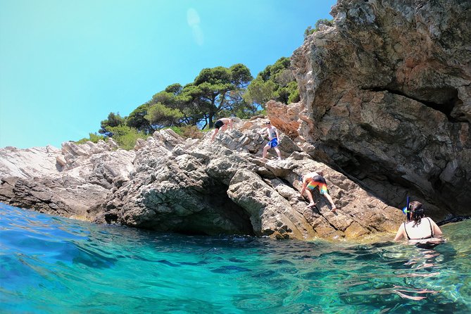 Half-Day Best Beaches & Bays Private Speed Boat Tour - Sunj Beach Visit