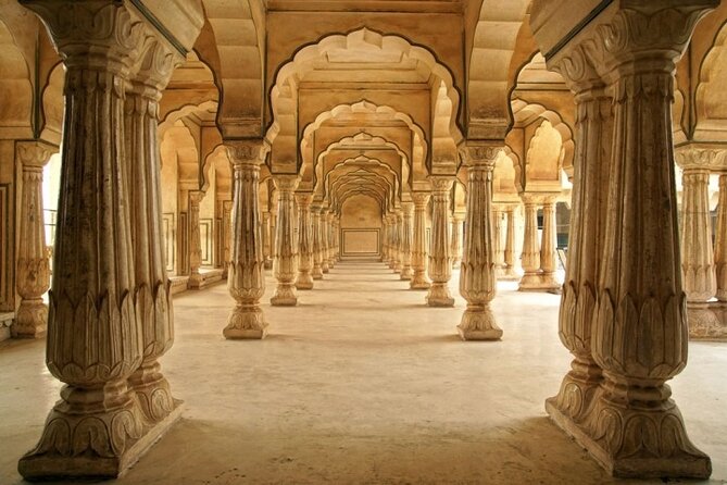 Half-Day City Tour of Chokhi Dhani Ethnic Village From Jaipur - Savoring Traditional Rajasthani Cuisine