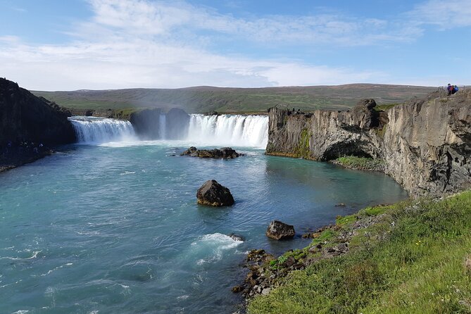 Half-Day Combo Tour to Goðafoss, Laufas and The Christmas House - Traveler Reviews and Feedback