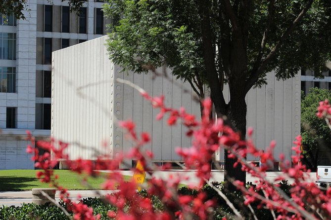 Half-Day Dallas Highlights Tour by Foot, Train and Trolley - McKinney Avenue Trolley