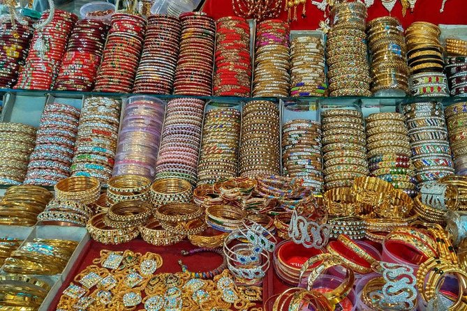 Half Day Delhi Shopping Tour With Shopping Consultant - Convenient Transportation Arrangements