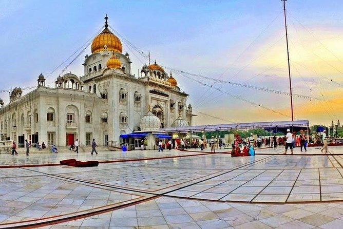 Half Day Delhi Walk Tour Includes Jantar Mantar, Agrasen Ki Baoli & Bangla Sahib - Exploring Jantar Mantar