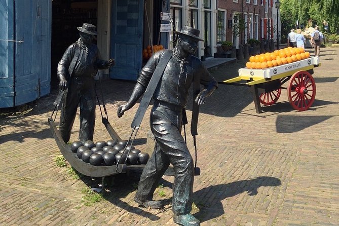 Half-Day Edam and Volendam Private Walking Tour From Amsterdam - Tour Accessibility Information