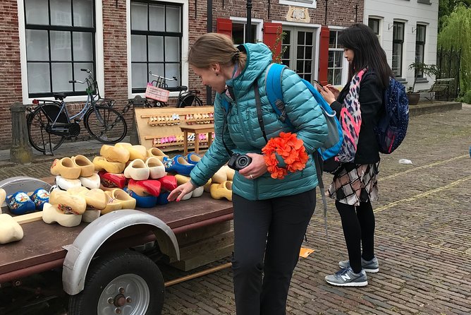 Half-Day Edam and Volendam Private Walking Tour From Amsterdam - Exploring the Charming Town of Edam