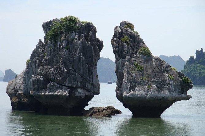 Half Day Explore Halong Bay With Lunch, Heaven Cave and Kayaking - Tour Overview