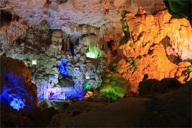 Half Day Explore Halong Bay With Lunch, Heaven Cave and Kayaking - Geological Formations and Islands