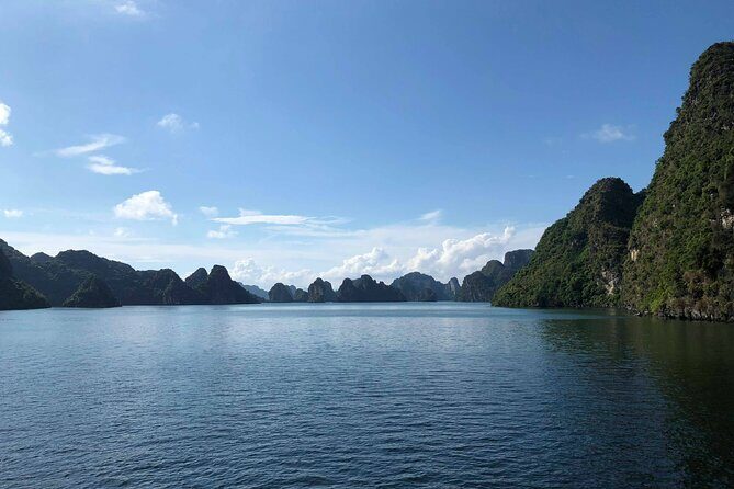 Half Day Explore Halong Bay With Lunch, Sung Sot Cave, Titop Island and Kayaking - Hang Luon Cave and Kayaking