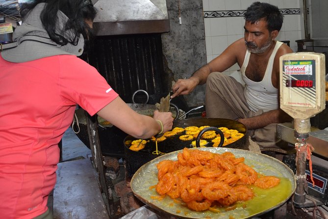 Half-Day Food Tour With Cycle Rickshaw Ride to Masterji Kee Haveli - Highlights of the Food Tour