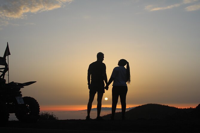 Half Day Guided Sunset Buggy Tour in Teide National Park - Visiting El Pino Gordo