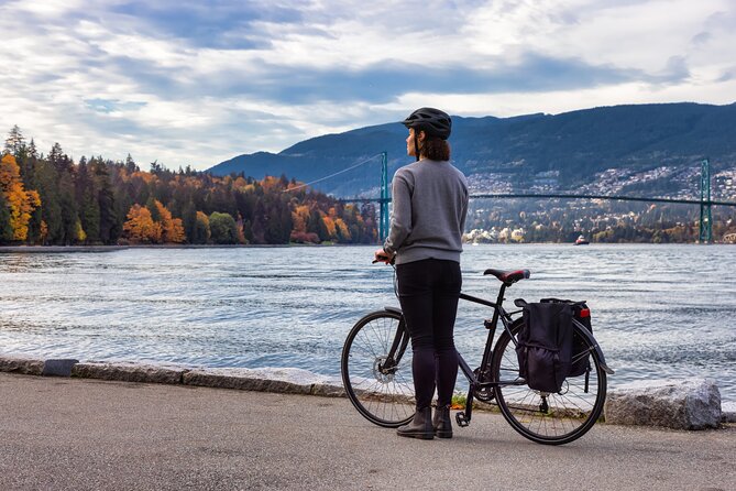 Half-day Hike and Bike Tour in Vancouver - Stanley Park Biking
