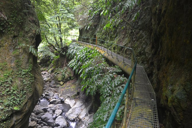 Half Day Hiking Tour Salto Do Cabrito and Hot Springs - Pricing and Booking Details