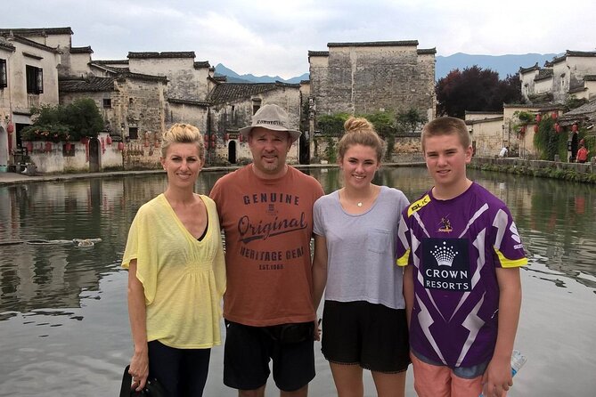Half Day Huangshan to Hongcun Village Group Tour-No Shopping - Highlights of Hongcun Village
