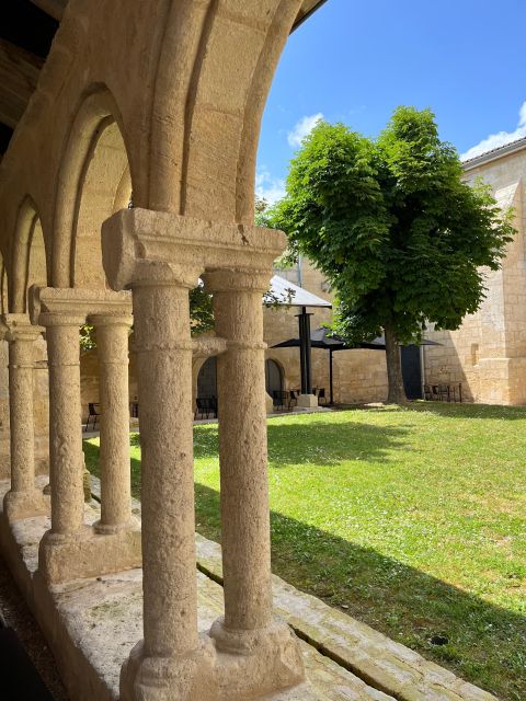 Half Day in Pomerol and Saint-Émilion in 2cv - Prestigious Vineyard Discoveries
