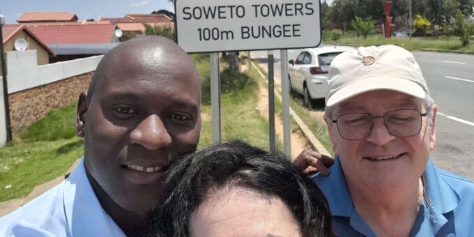 Half Day Johannesburg and Soweto Guided Tour - Mandela House Visit