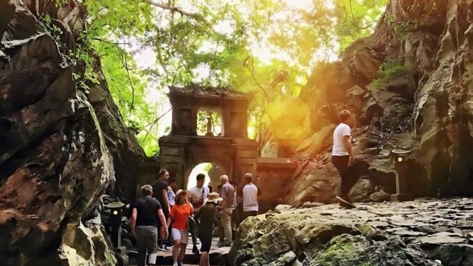 Half Day Lady Buddha, Marble Mountains, and Am Phu Cave Tour - Recap