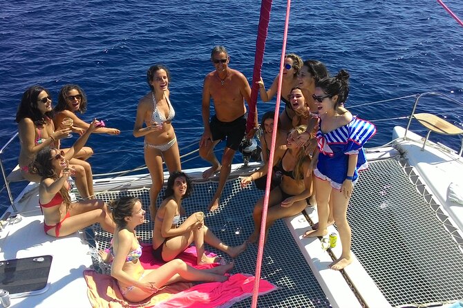 Half-Day Luxury Catamaran Sailing Cruise in Granada - Onboard Activities and Amenities