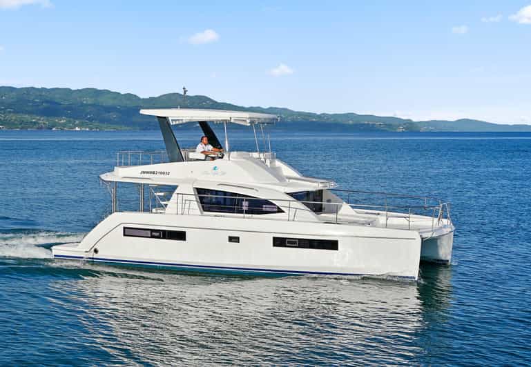 Half Day Luxury Yacht Experience Montego Bay - Onboard Amenities