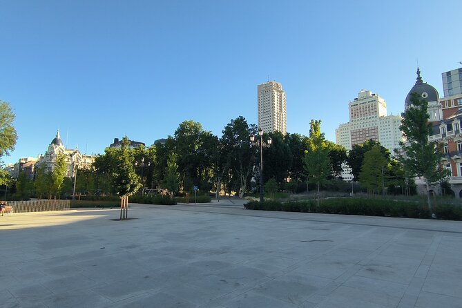 Half Day Madrid Highlights Customizable Walking Tour - Questions About Staying Here