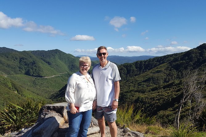 Half Day Martinborough Winery Tour From Wellington - Knowledgeable and Friendly Guides