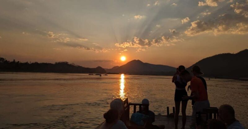 Half Day Mekong Cruise to Pak Ou Caves (Morning / Afternoon) - Key Points
