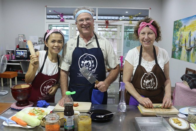 Half Day Morning Cooking Class With Yummy Tasty Thai Cooking School - Meeting and Pickup